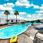Hébergement de vacances Casa Cris - House Next To Playa Grande By Lanzarote *