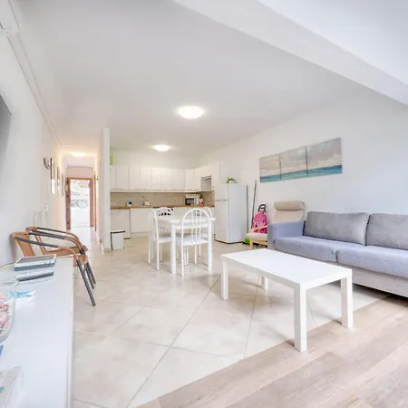 Casa Cris - House Next To Playa Grande By Lanzarote Feriehus Puerto del Carmen (Lanzarote)